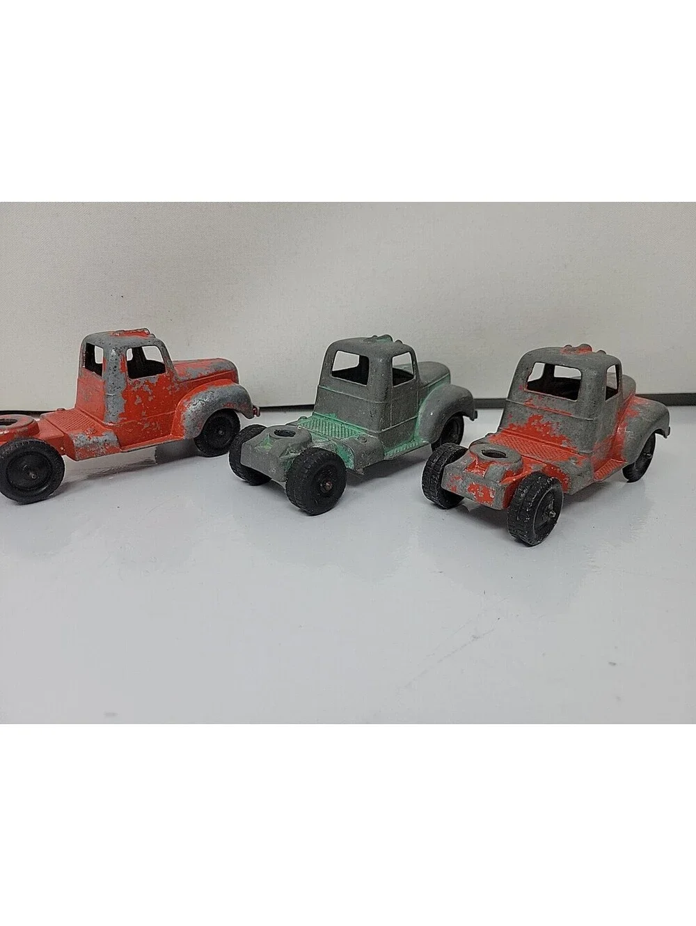 15 Vintage Tootsietoy  lot Of 15 Made in USA diecast metal Cars & Trucks